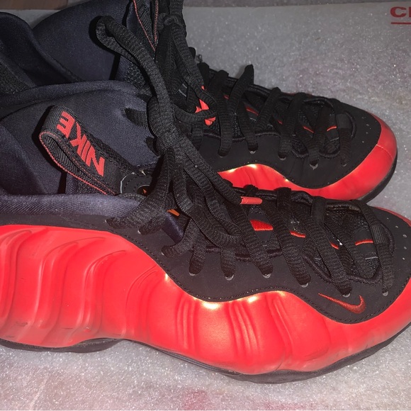 Men’s Nike Air Size 7.5 Habanero Red Foams - Picture 3 of 4